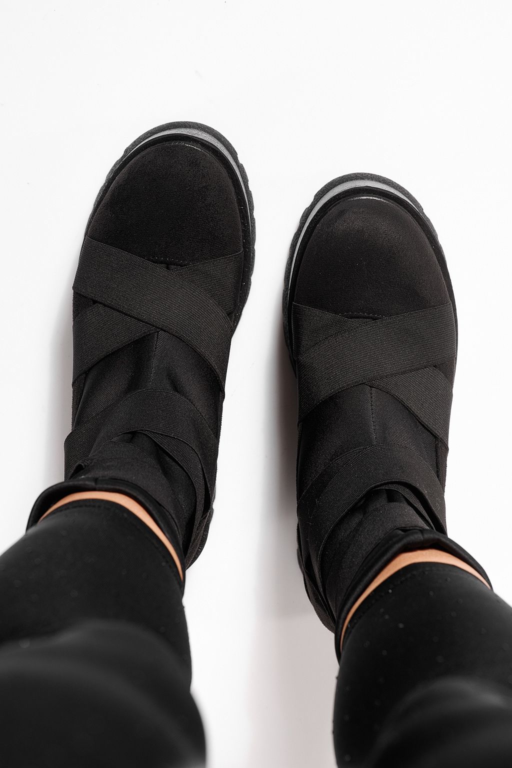 Дамски черни подплатени ботуши от екологичен велур Ellis #23172