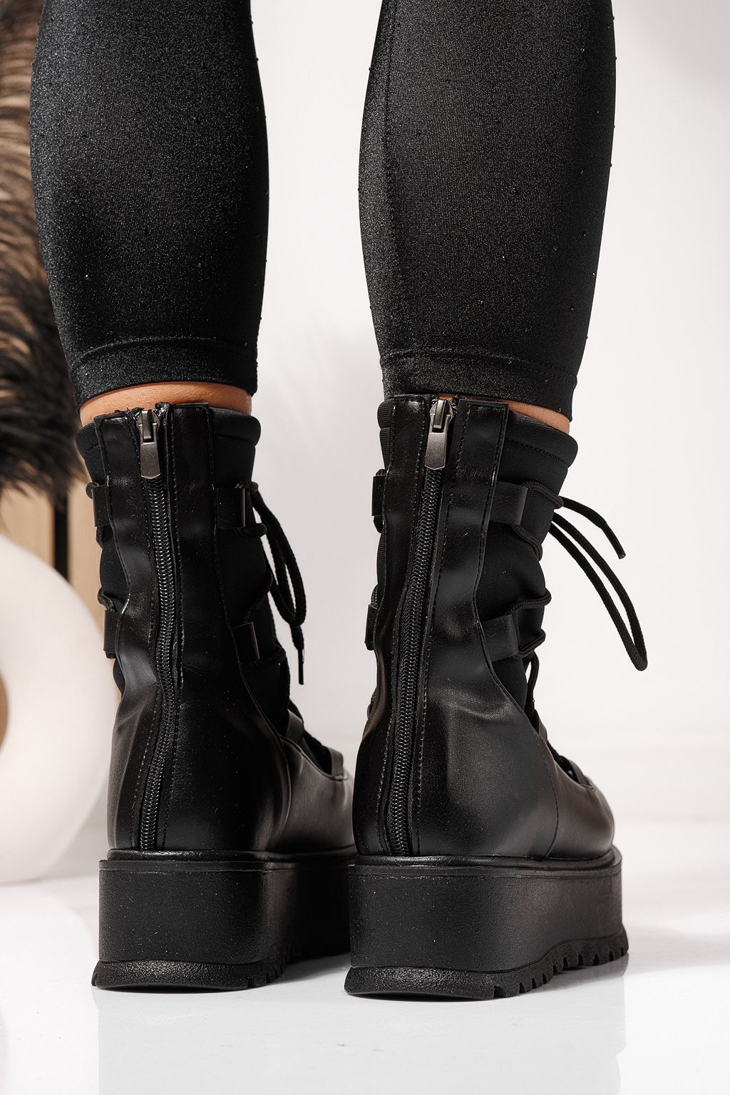 Дамски боти подплатени черни от еко кожа Yvette #23163