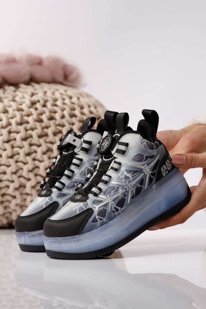 Маратонки с колелца черни от текстилен материал  Carla #24409