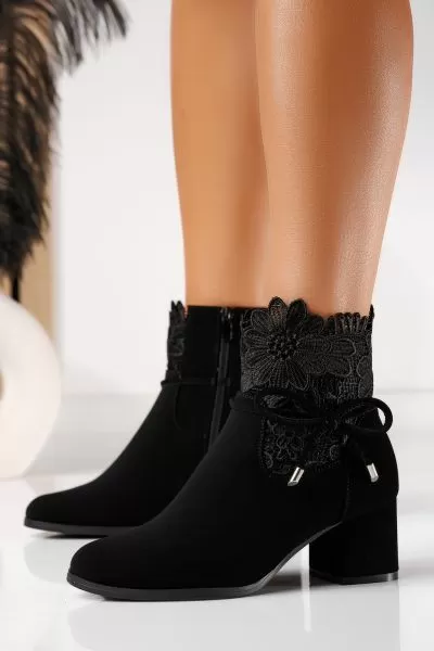 Подплатени с пух боти