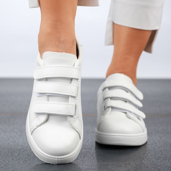 Дамски спортни обувки Mara Бяло #13735