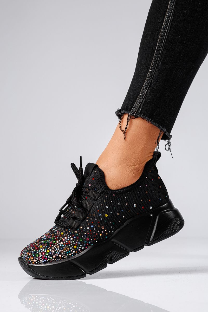 Дамски черни текстилни маратонки Maria #22331