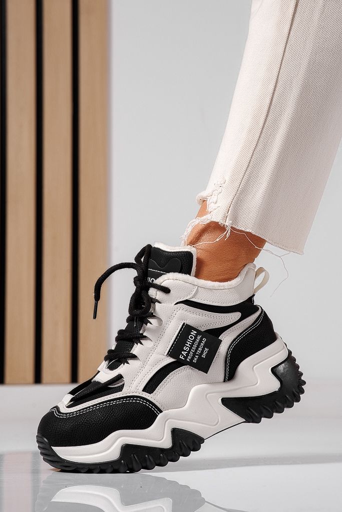 Дамски бежови маратонки с подплата от екокожа Chiara #22513