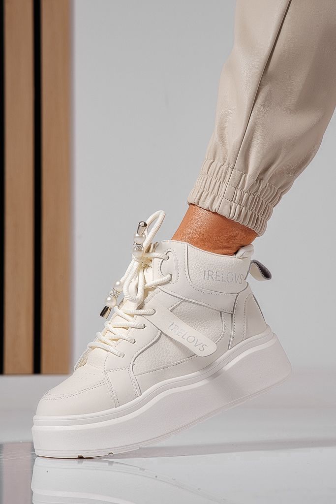 Дамски бежови маратонки с подплата от еко кожа Camilla #22519