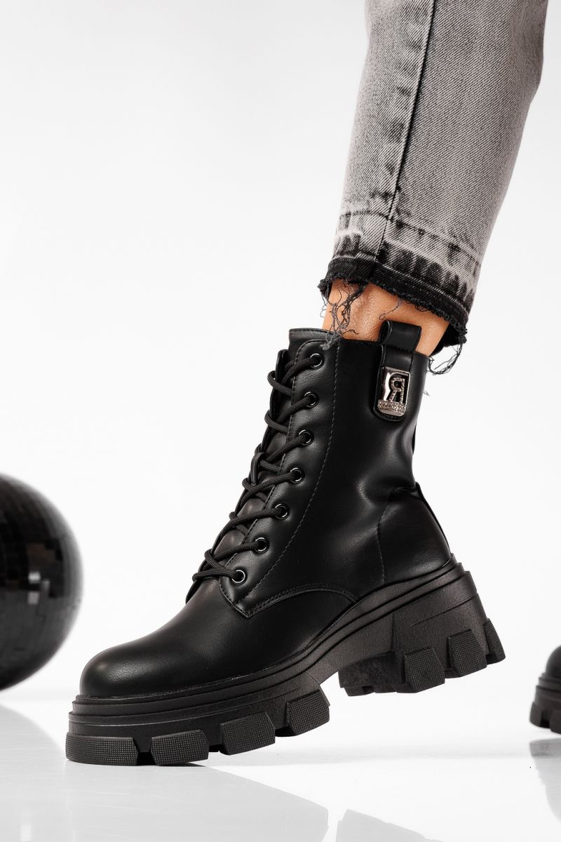 Дамски боти подплатени с пух черни от еко кожа Kiara #22664