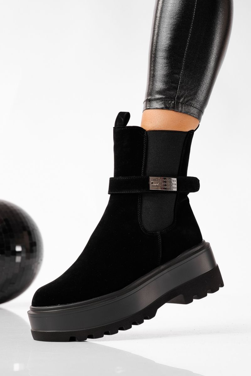 Дамски боти подплатени с пух черни от еко кожа Carla #22693