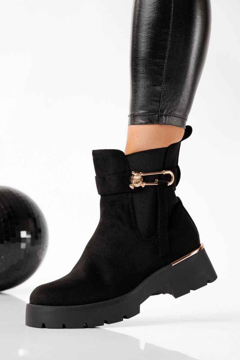 Дамски боти подплатени с пух черни от обърната еко кожа Sabina #22709