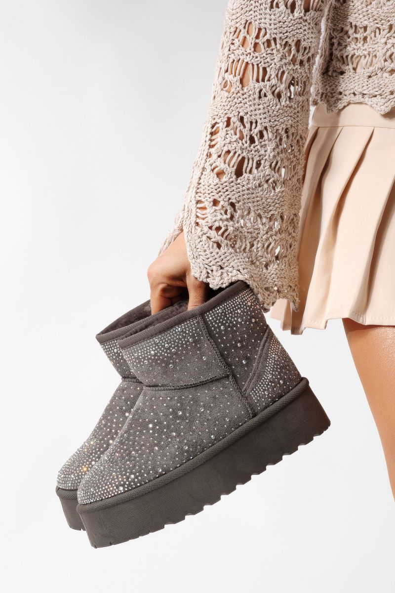 Ниски дамски чизми подплатени с пух тип UGG сиви от обърната еко кожа Alessia #22757