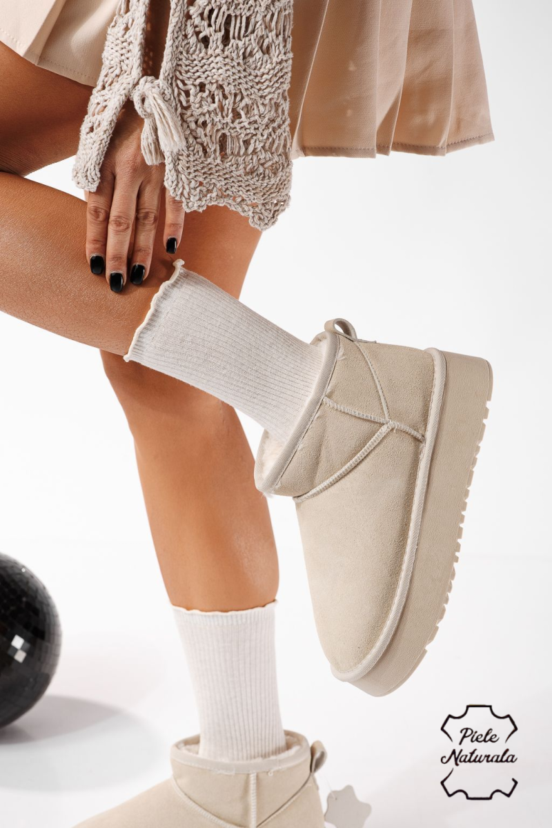 Къси дамски чизми подплатени с пух тип UGG бежови от обърната естествена кожа Flori #22804