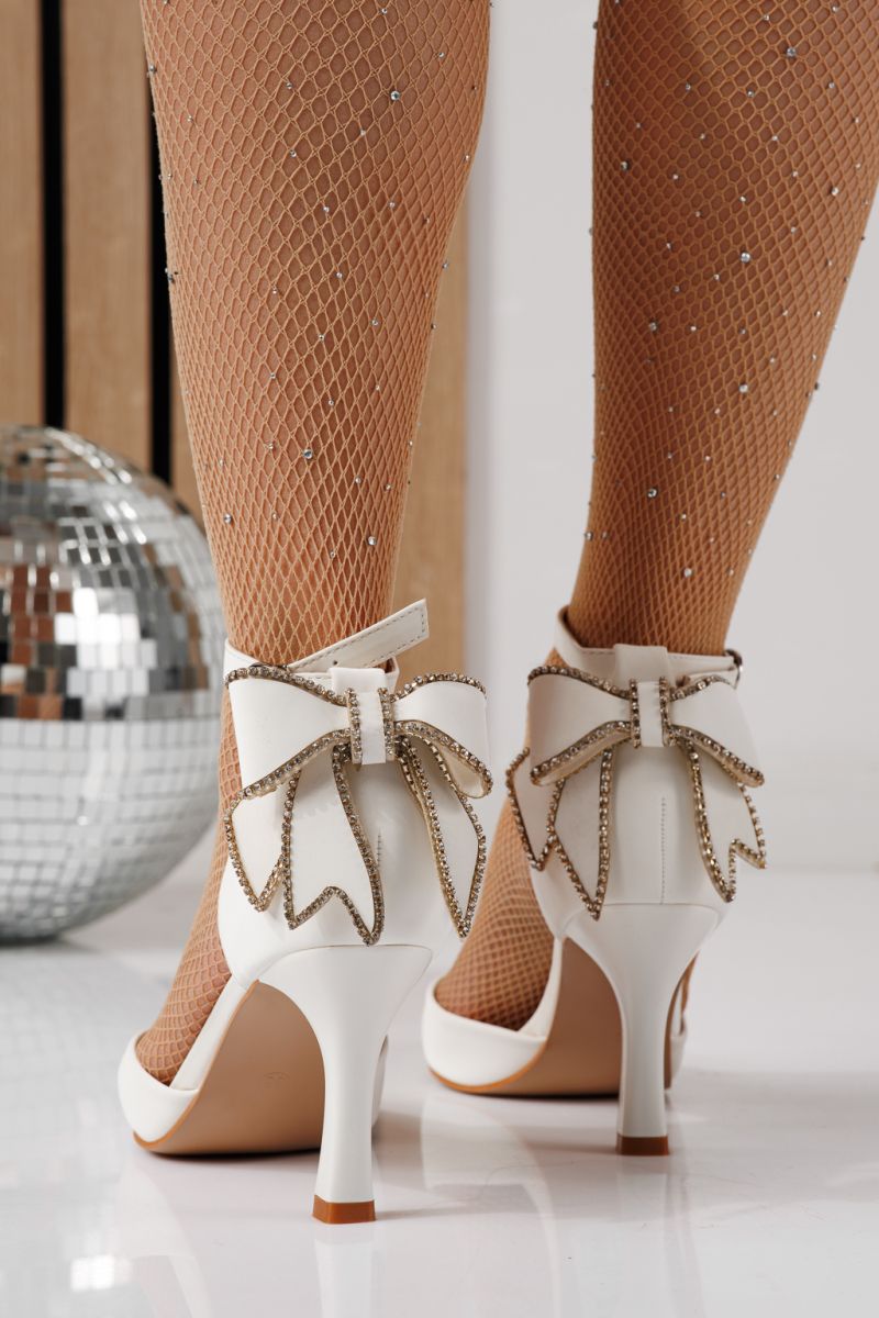 Дамски обувки с ток бели от еко кожа Josephina #24263