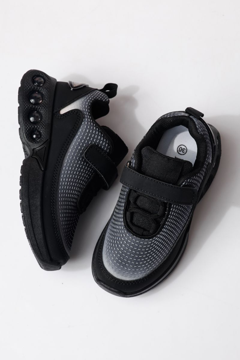 Детски маратонки черни от текстилен материал Victoria #24357