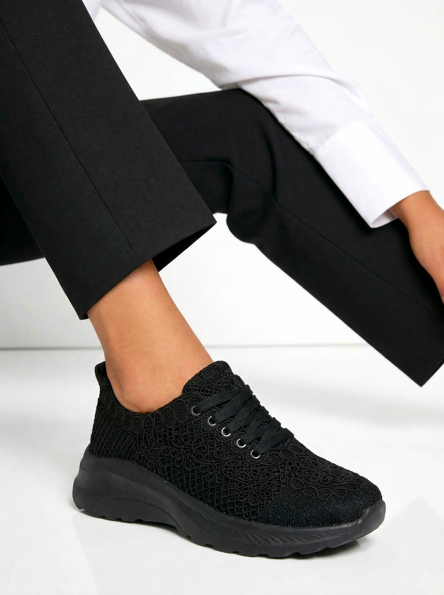 Дамски черни текстилни маратонки Yuri #24656