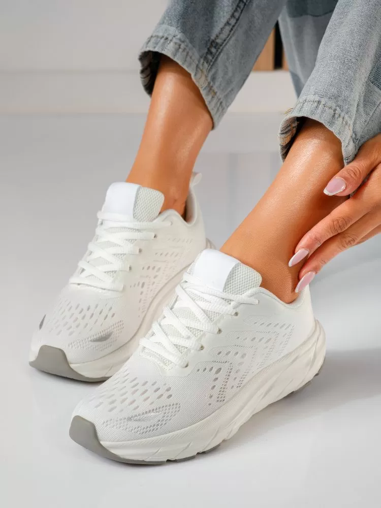 Дамски маратонки бели от текстилен материал Lilith #19325