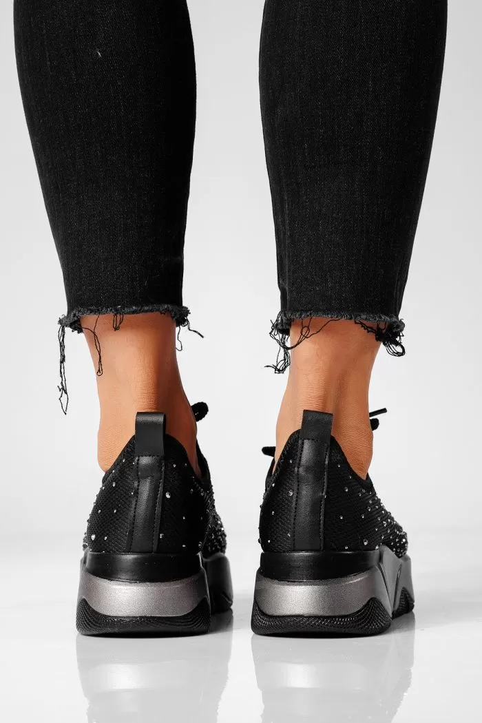 Дамски черни текстилни маратонки Maria #22336