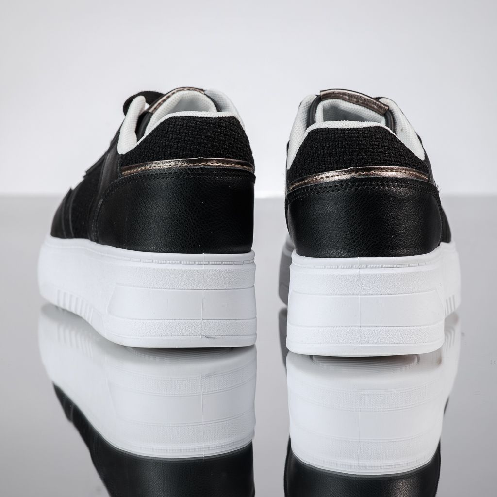 Дамски спортни обувки Lola черен #13834