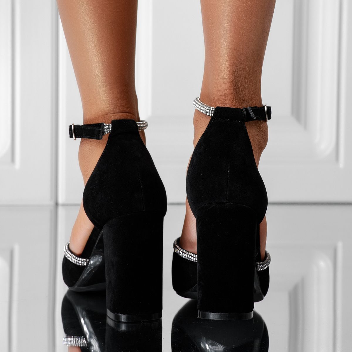 Дамски Обувки  с Ток Julia Черни #16330