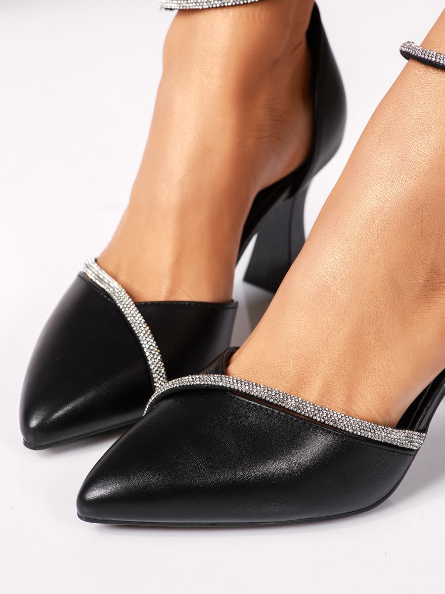 Дамски обувки с ток черни от еко кожа Gillian #18426