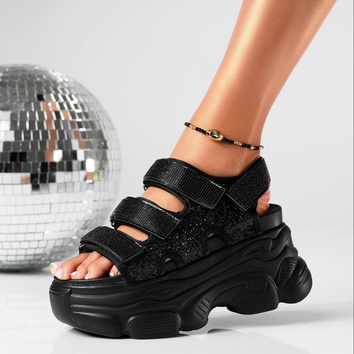 Дамски сандали с платформа черни от текстилен материал Aislinn #19426