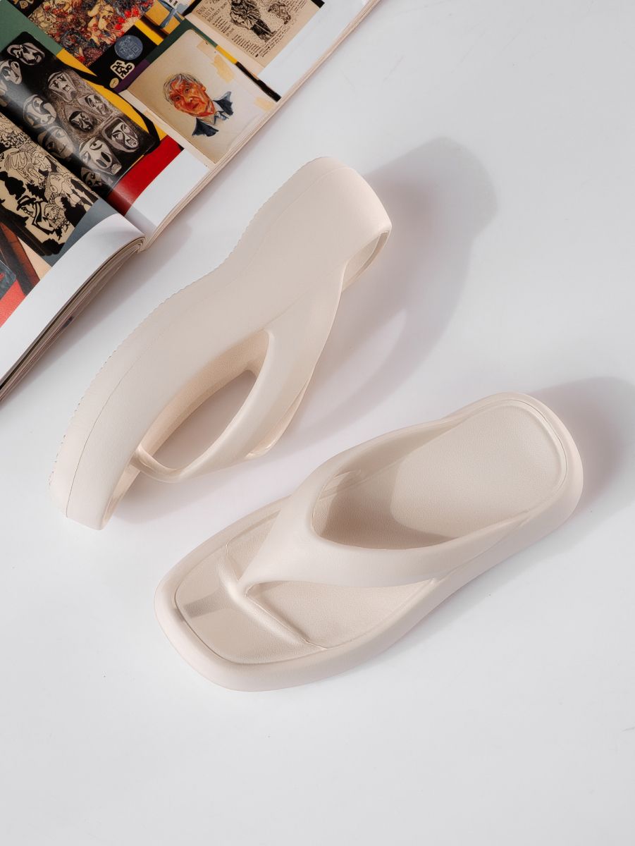 Дамски чехли с платформа бели от синтетичен материал Nicola #19881