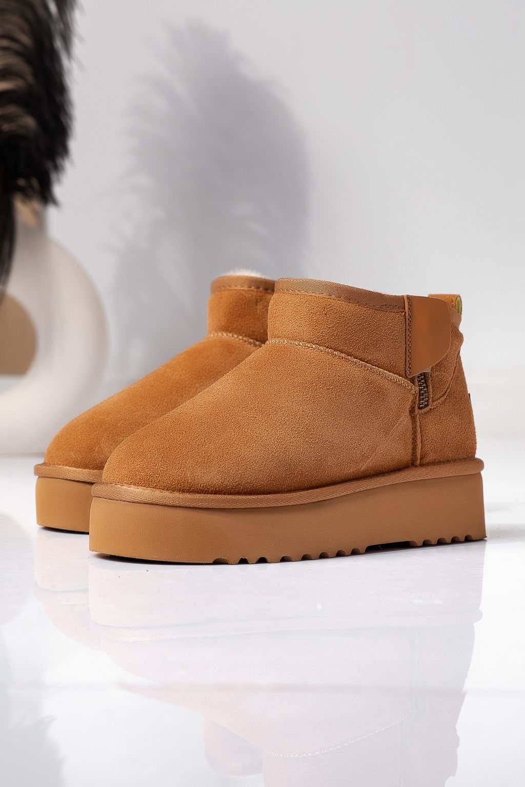 Къси дамски чизми одплатени с пух, тип UGG кафяви от обърната естествена кожа Carolina #22632