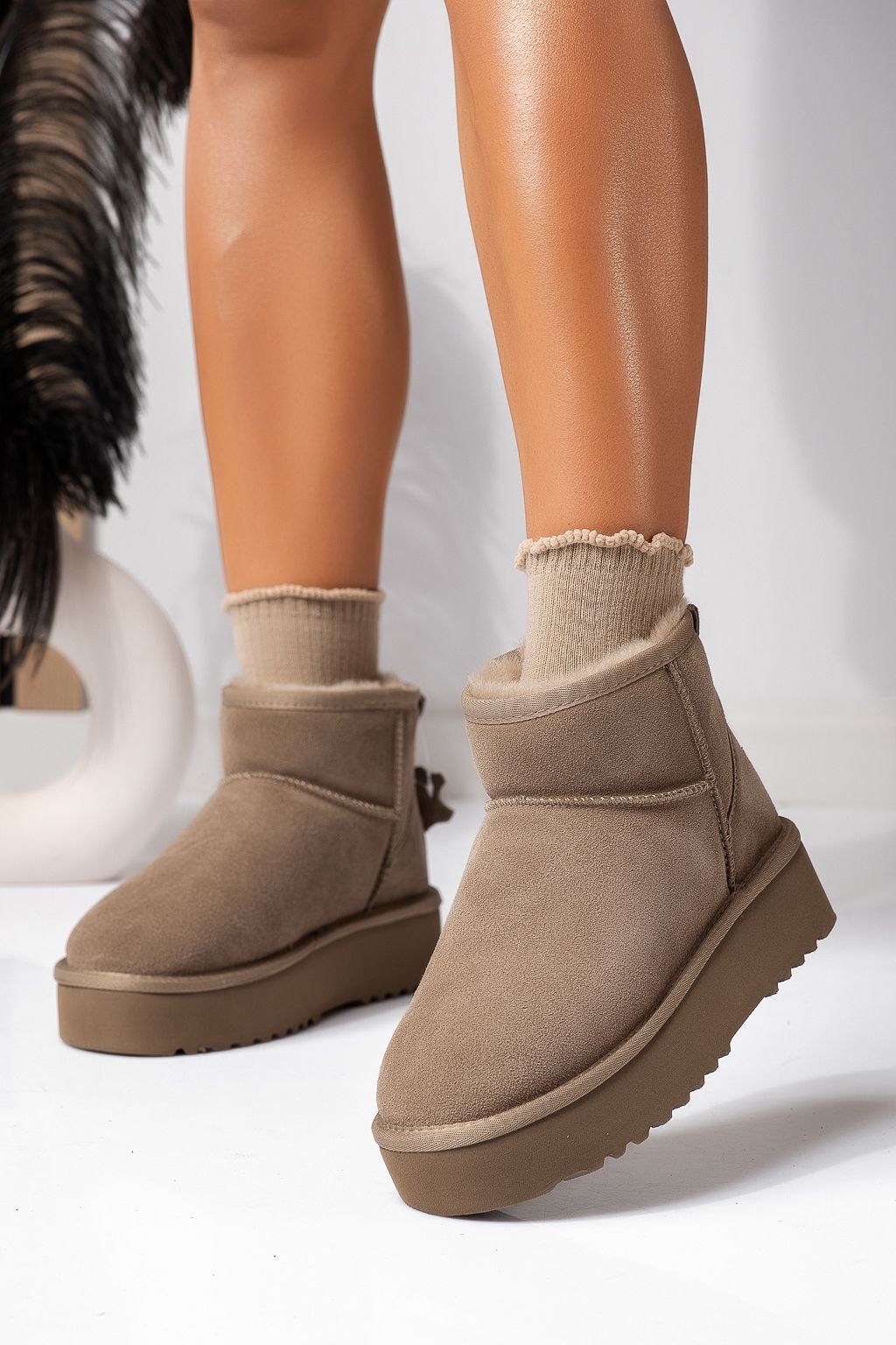 Къси дамски чизми одплатени с пух, тип UGG каки от обърната естествена кожа Brittany #22620