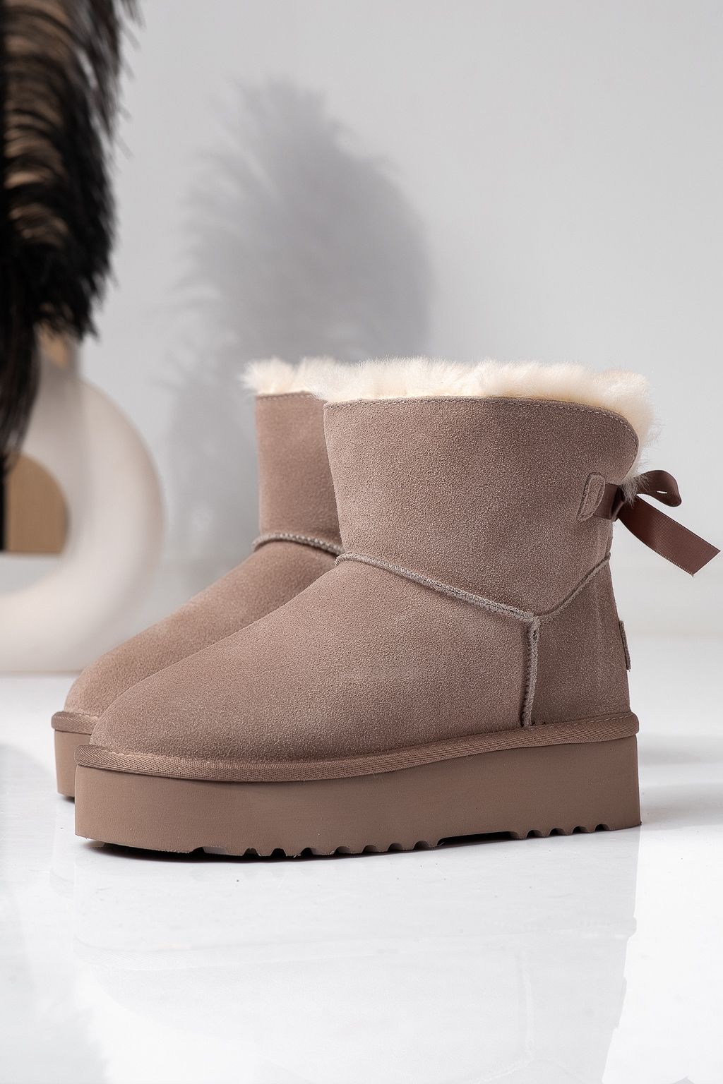 Къси дамски чизми одплатени с пух, тип UGG бежови от обърната естествена кожа Camila #22624