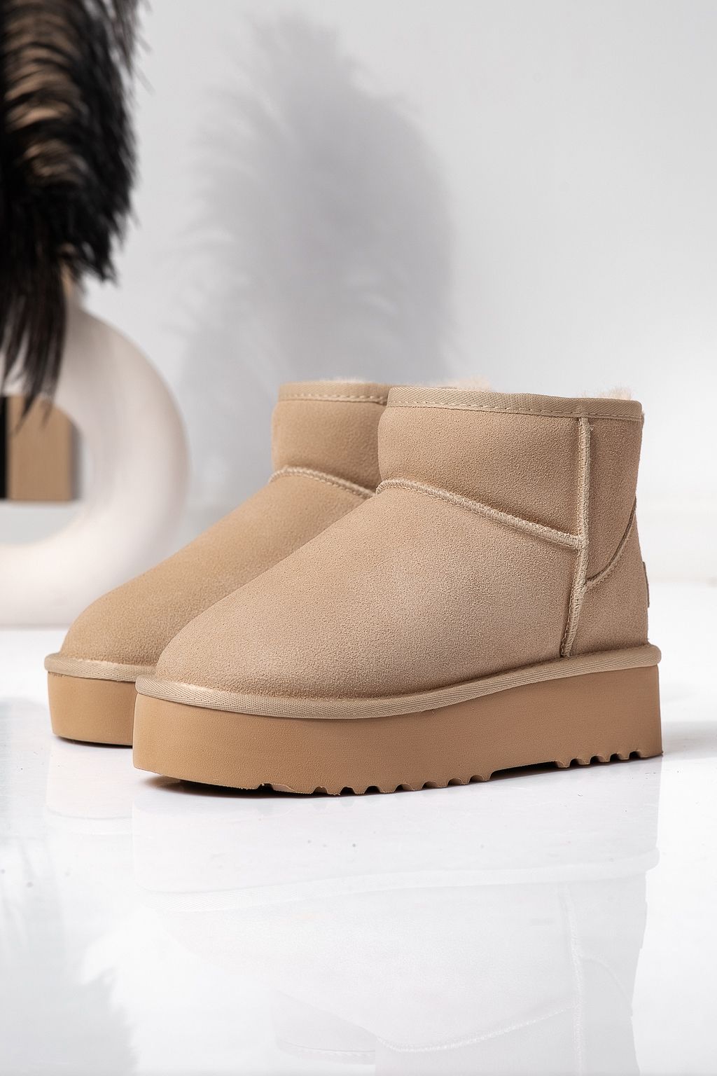 Къси дамски чизми одплатени с пух, тип UGG бежови от обърната естествена кожа Brittany #22622