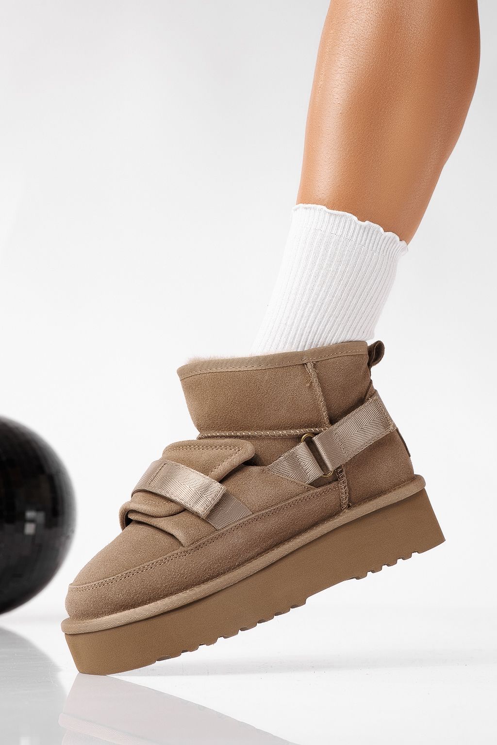 Къси дамски чизми подплатени с пух тип UGG каки от обърната естествена кожа Dorothea #22699