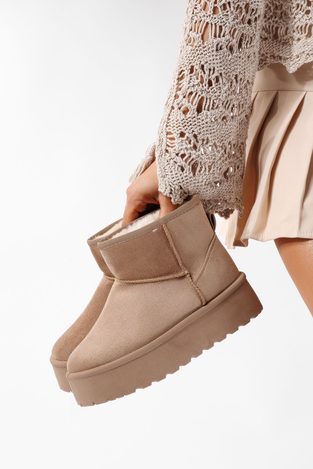 Ниски дамски чизми подплатени с пух тип UGG каки от обърната еко кожа Ariana #22750