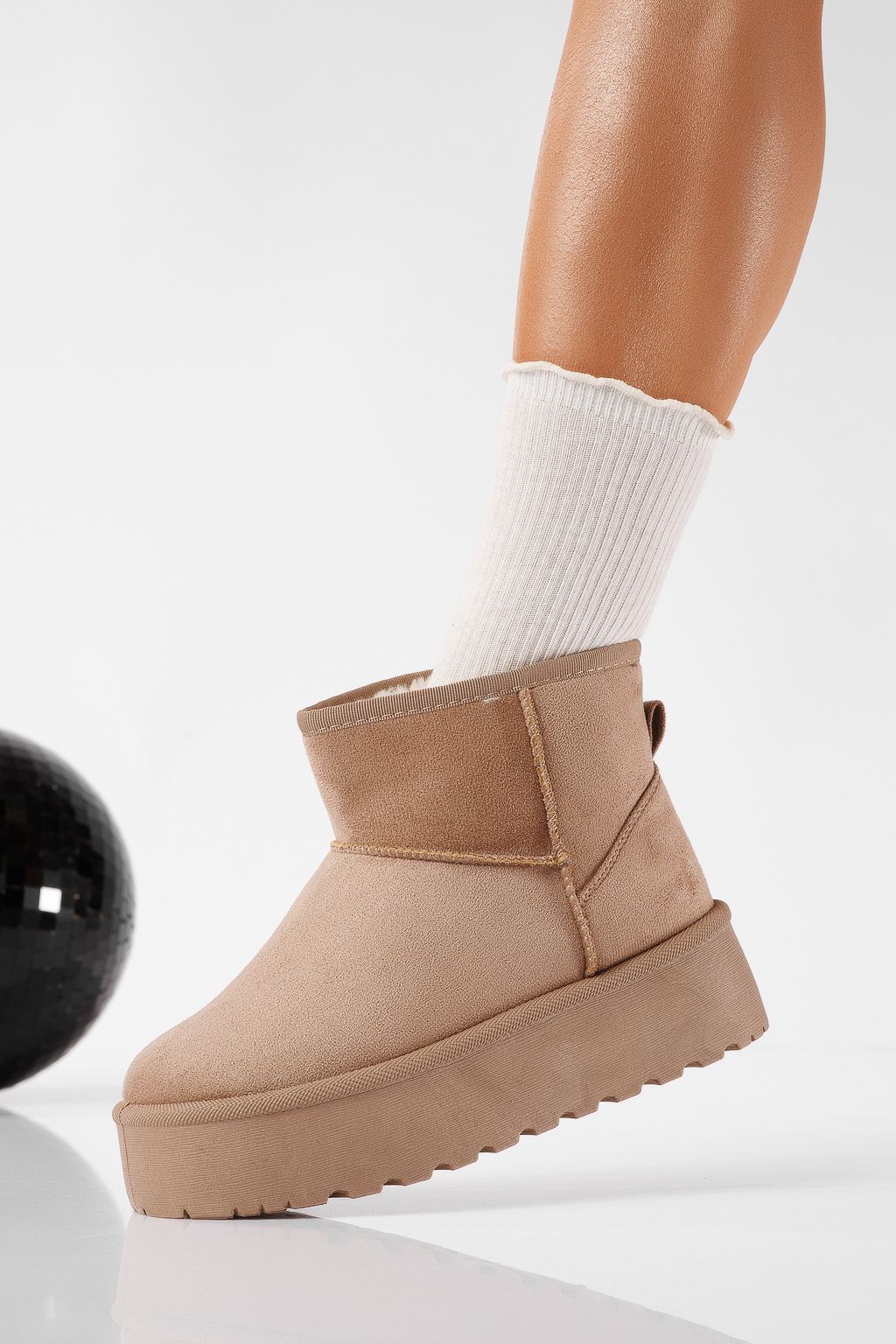 Ниски дамски чизми подплатени с пух тип UGG каки от обърната еко кожа Ariana #22750