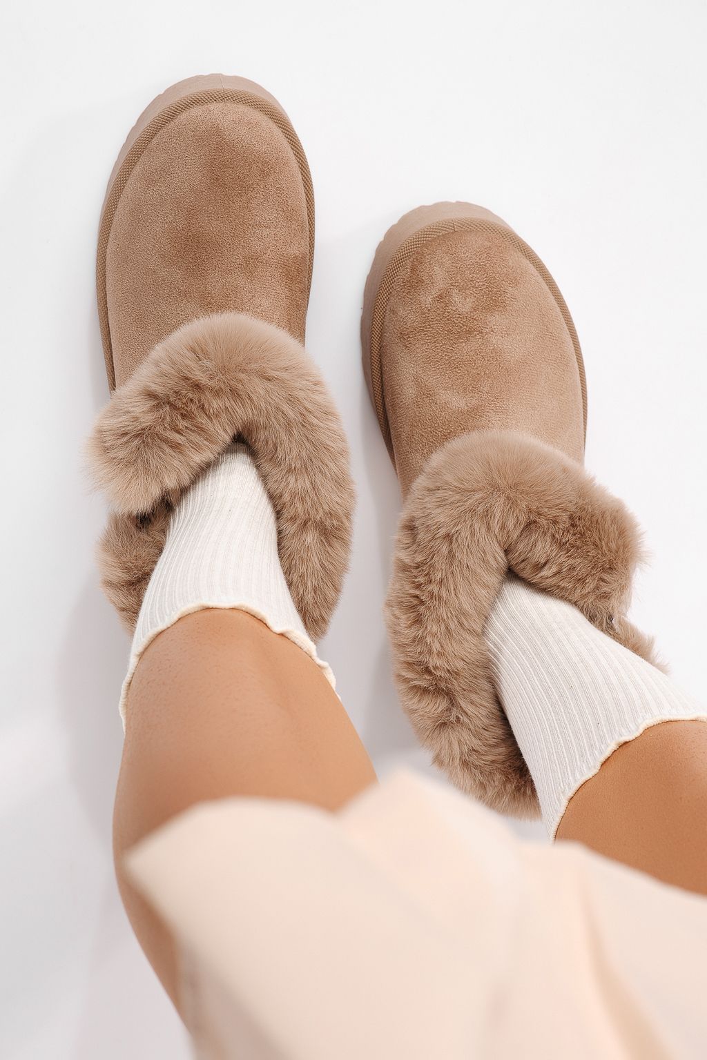 Ниски дамски чизми подплатени с пух тип UGG каки от обърната еко кожа Antonia #22754