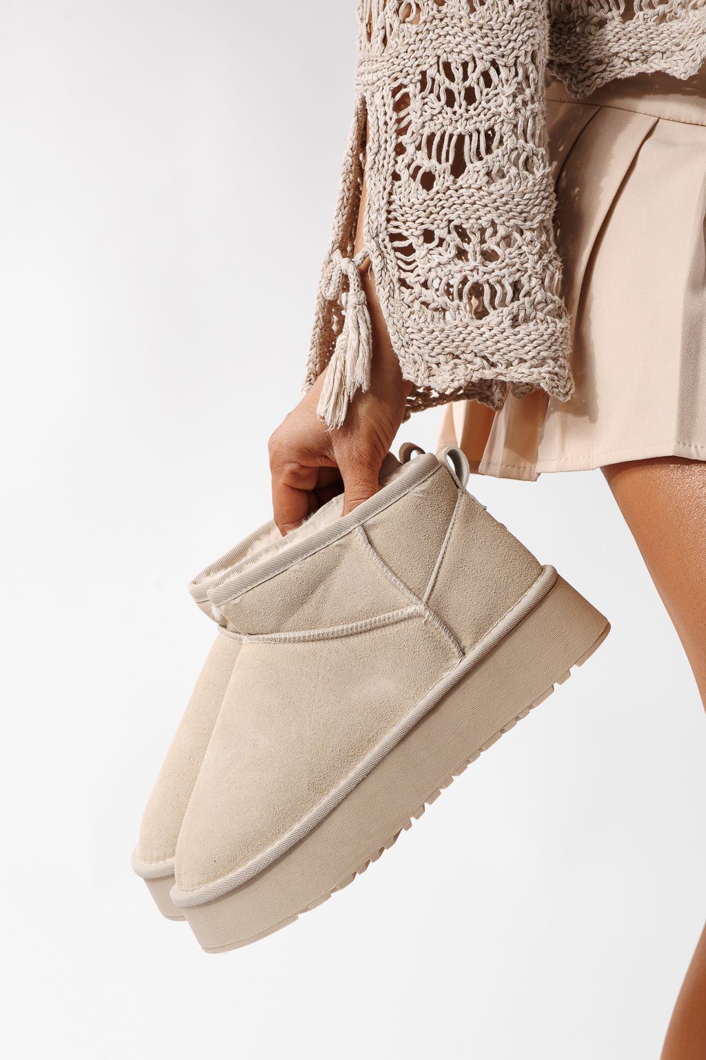 Къси дамски чизми подплатени с пух тип UGG бежови от обърната естествена кожа Flori #22804