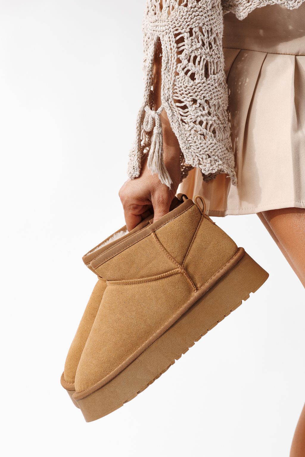 Къси дамски чизми подплатени с пух тип UGG кафяви от обърната естествена кожа Flori #22807