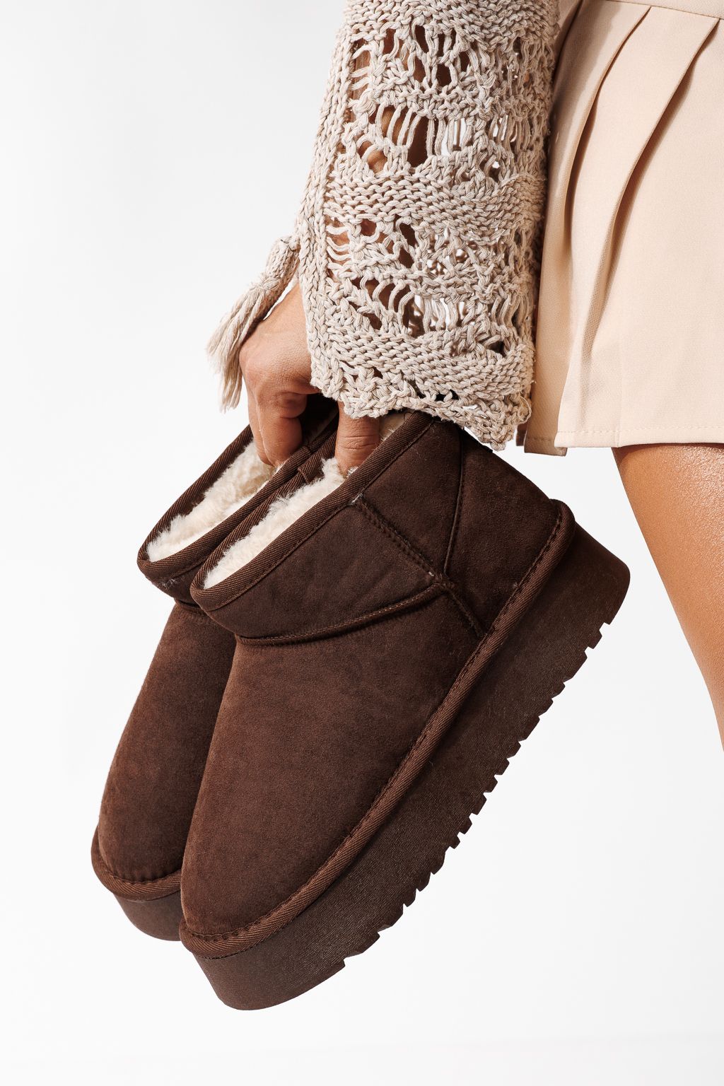 Къси дамски чизми подплатени с пух тип UGG кафяви от обърната естествена кожа Flori #22803