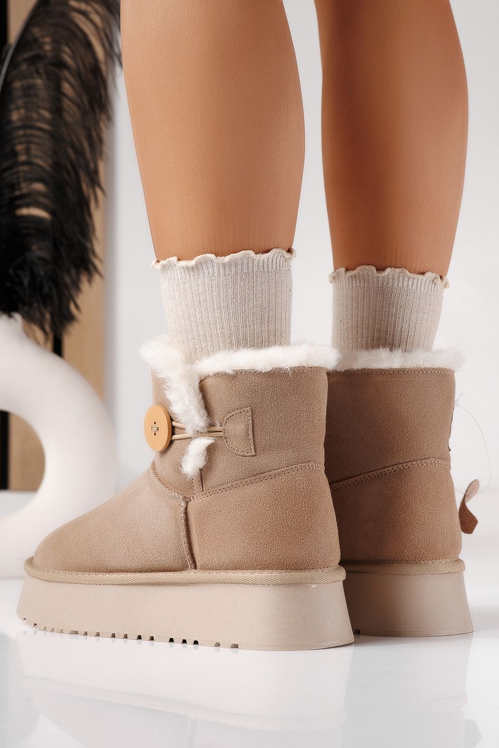 Дамски къси чизми подплатени с пух тип UGG каки от обърната естествена кожа Larisa #22885