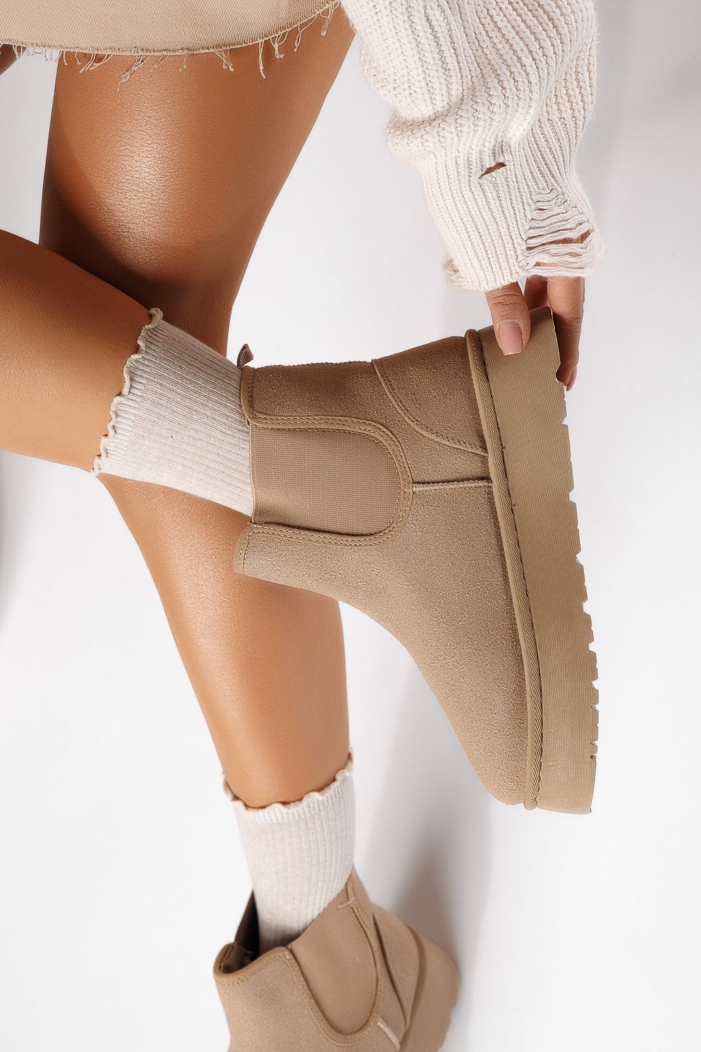 Дамски къси чизми подплатени с пух тип UGG каки от обърната еко кожа Fabiana #22914