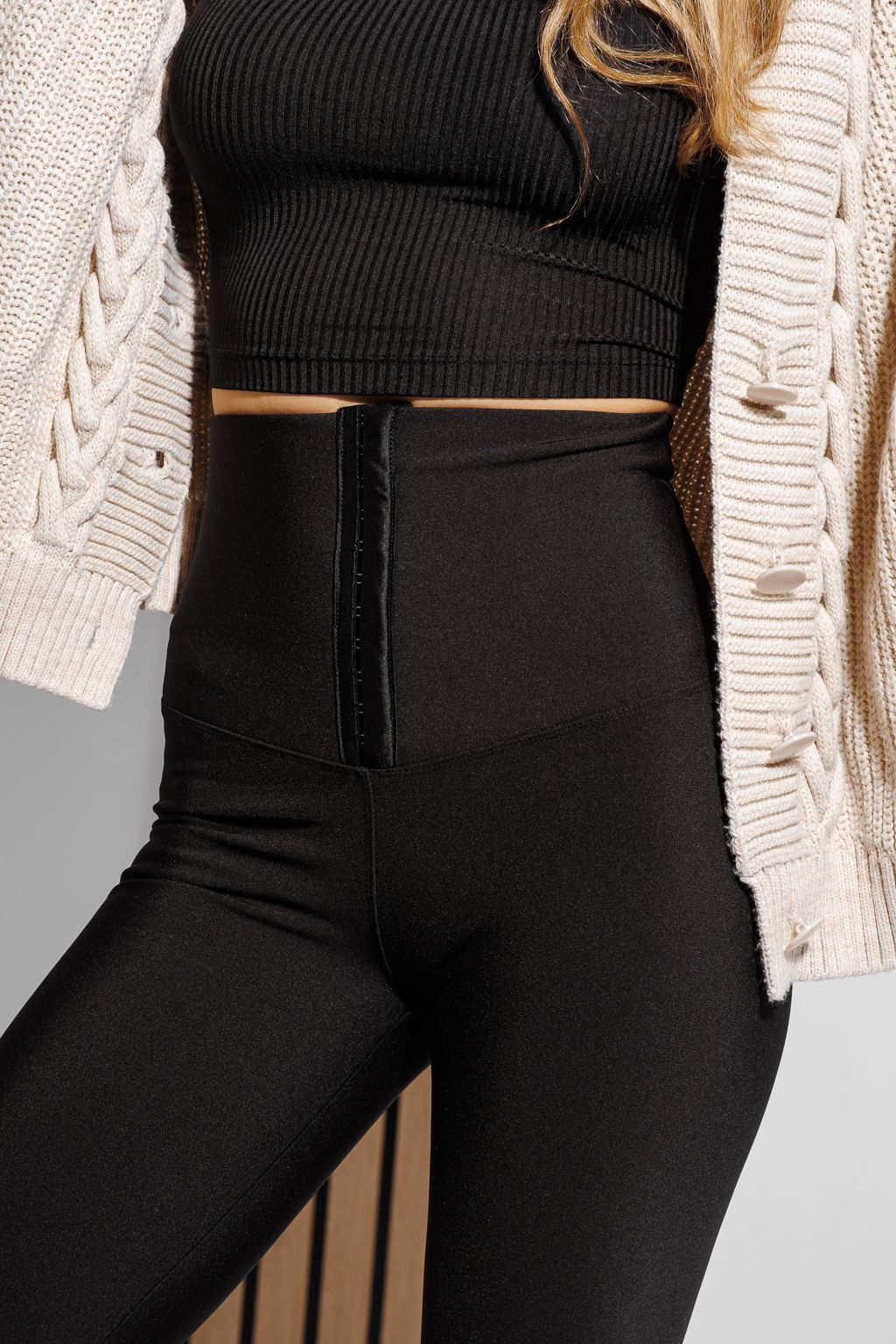 Дамски клин ватиран Sasha черен #A1309