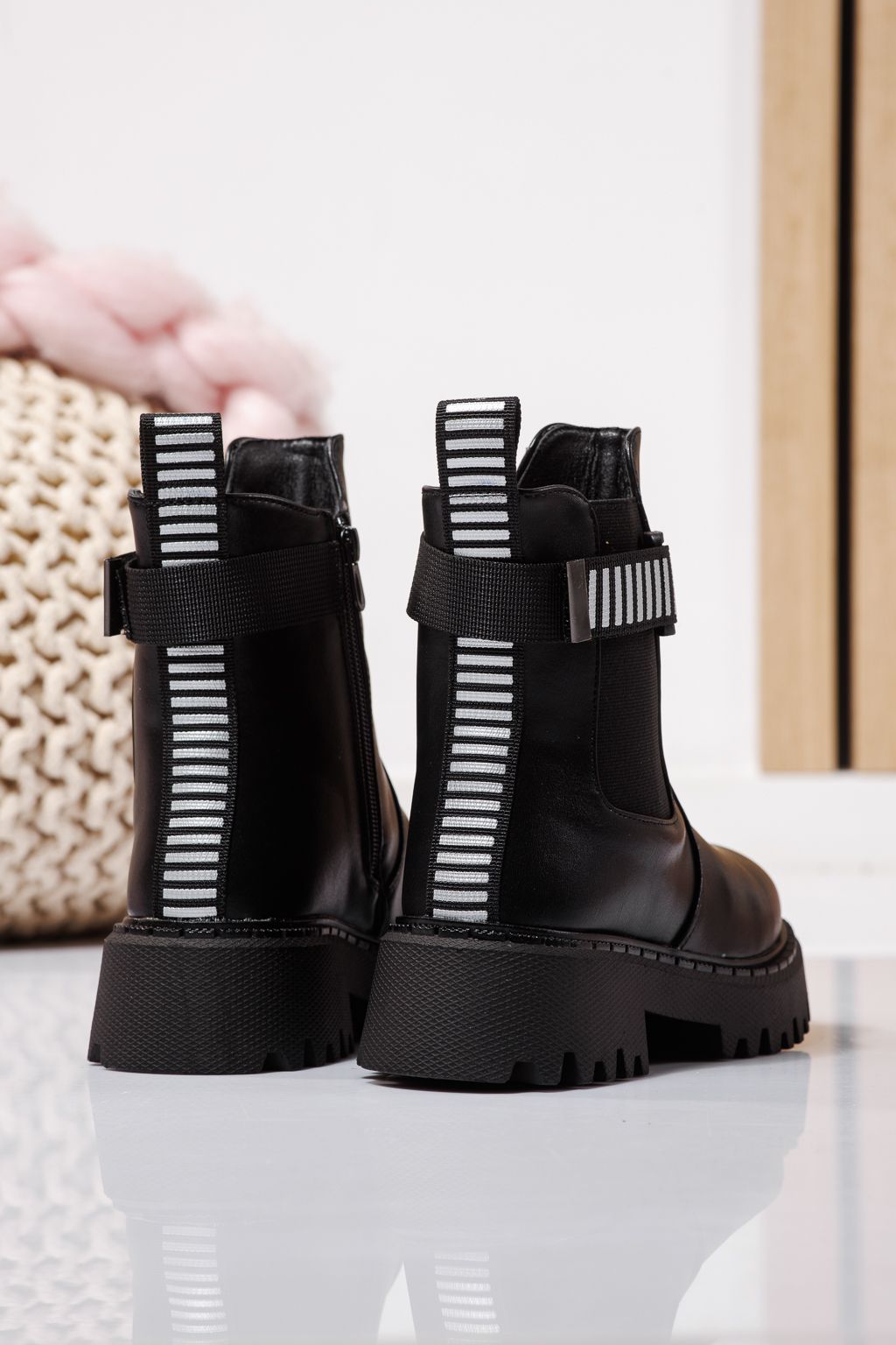 Боти за момичета подплатени с пух черни от еко кожа Talia #23108