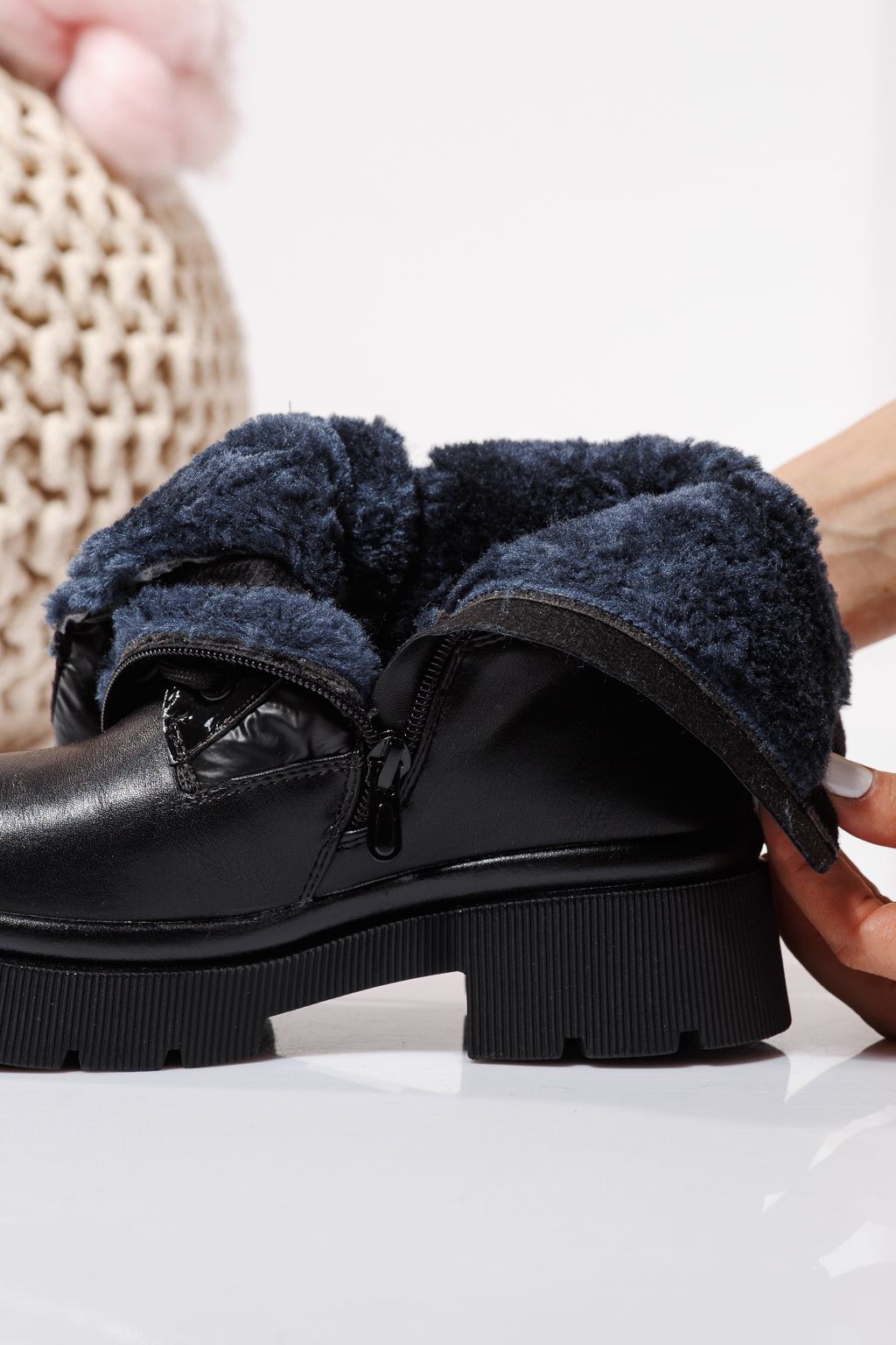 Боти за момичета подплатени с пух черни от еко кожа Despina #23119