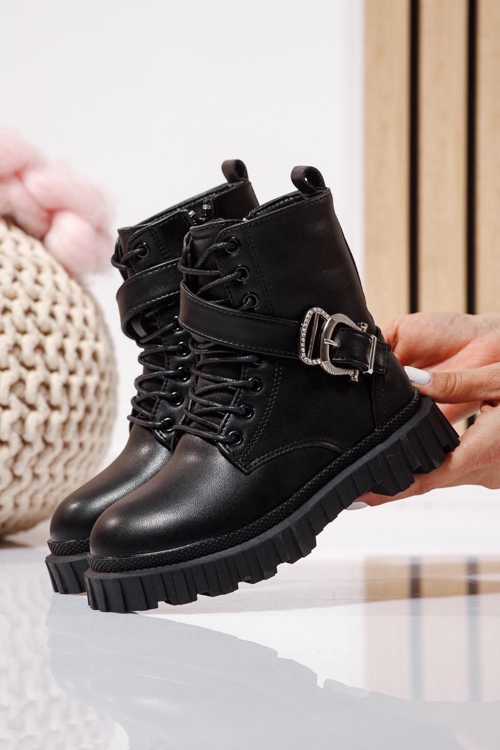 Боти за момичета подплатени с пух черни от еко кожа Edith #23124