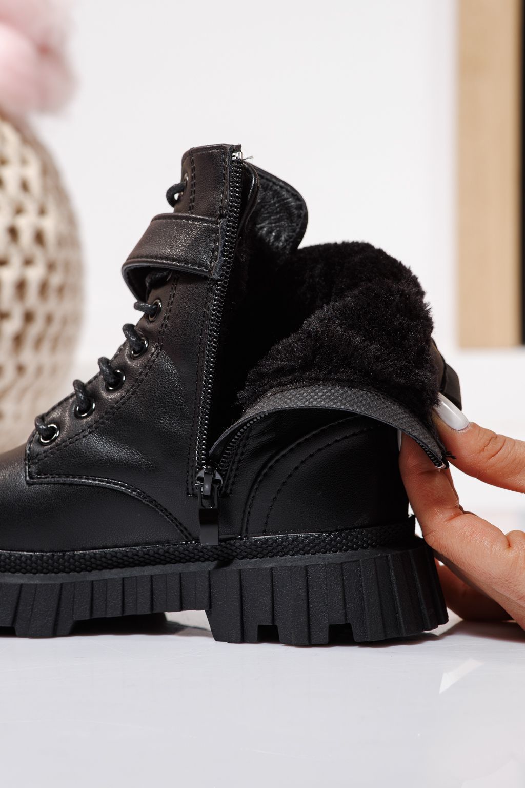 Боти за момичета подплатени с пух черни от еко кожа Edith #23124