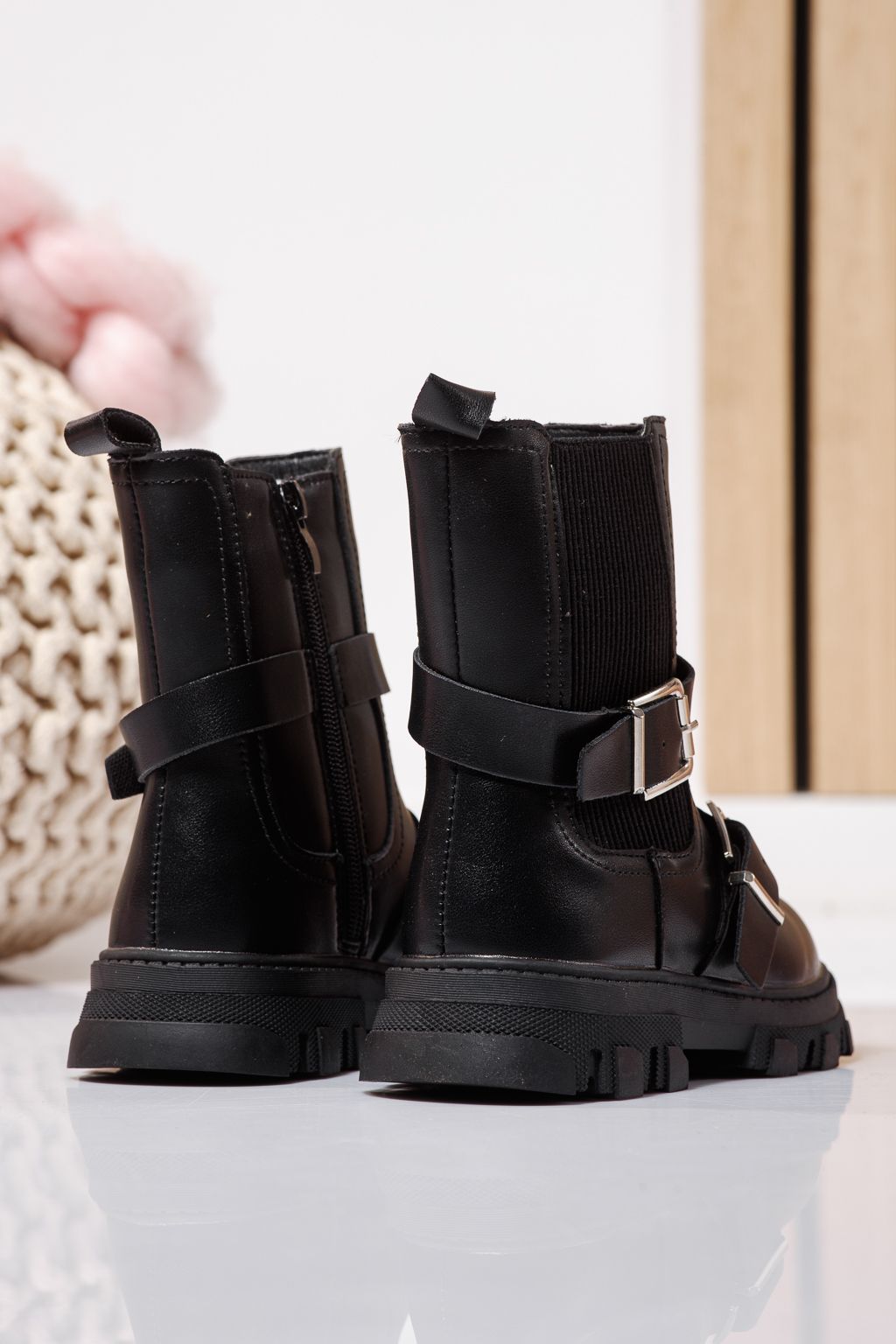 Боти за момичета подплатени с пух черни от еко кожа Marisa #23140