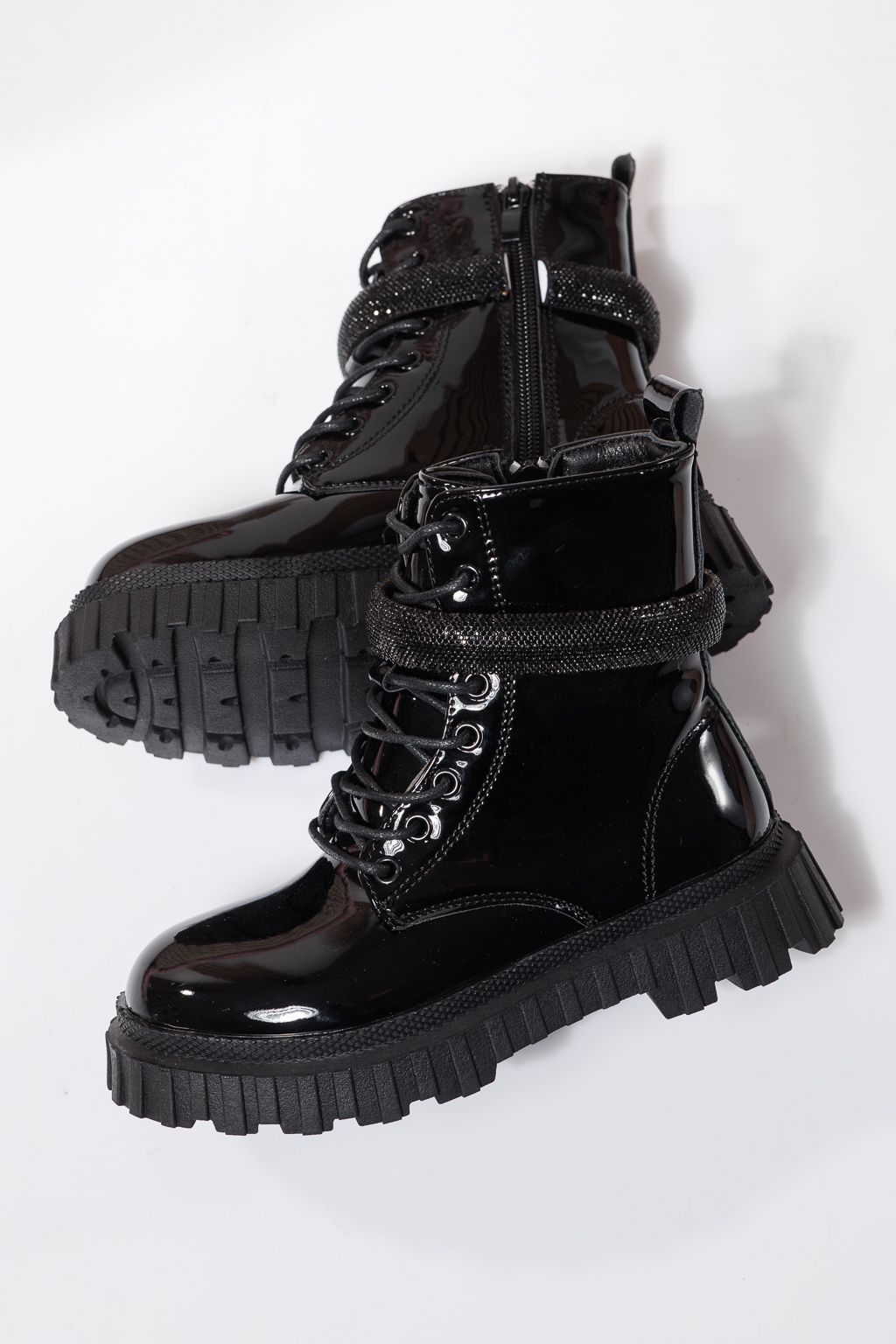 Боти за момичета подплатени с пух черни от лачена еко кожа Dora #23122