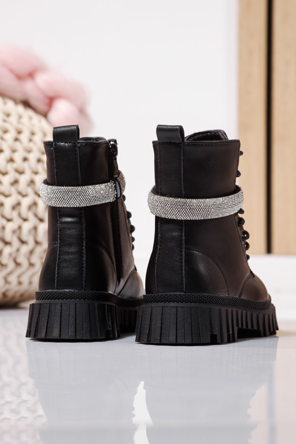 Боти за момичета подплатени с пух черни от еко кожа Dora #23120