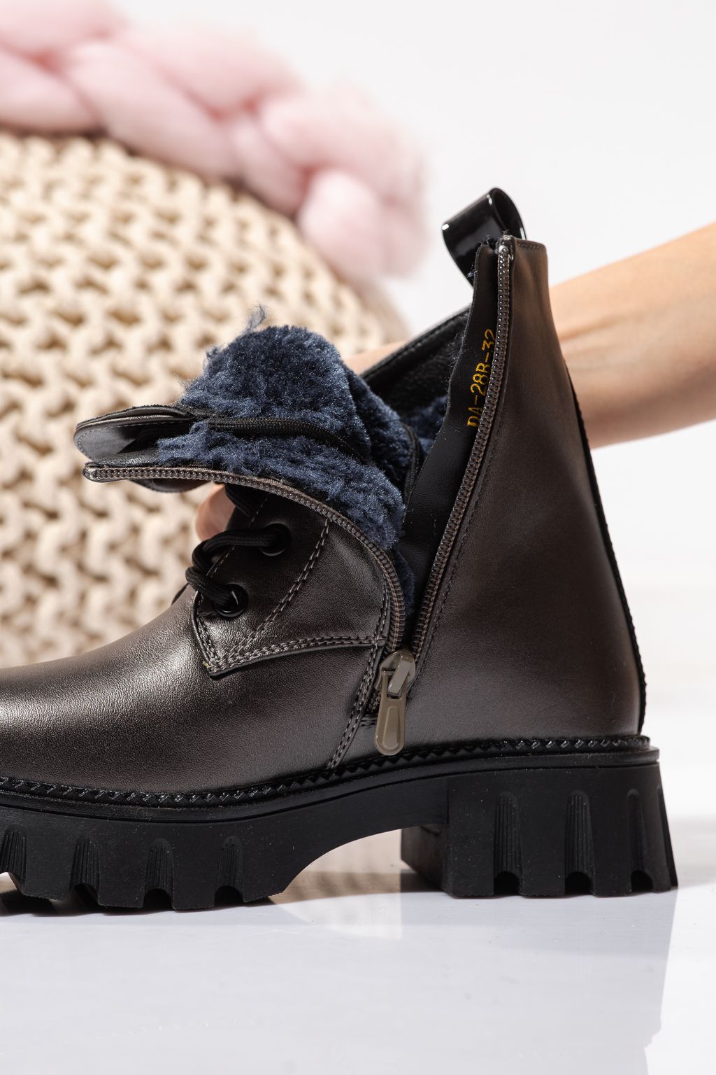 Боти за момичета подплатени с пух сиви от еко кожа Aris #23114