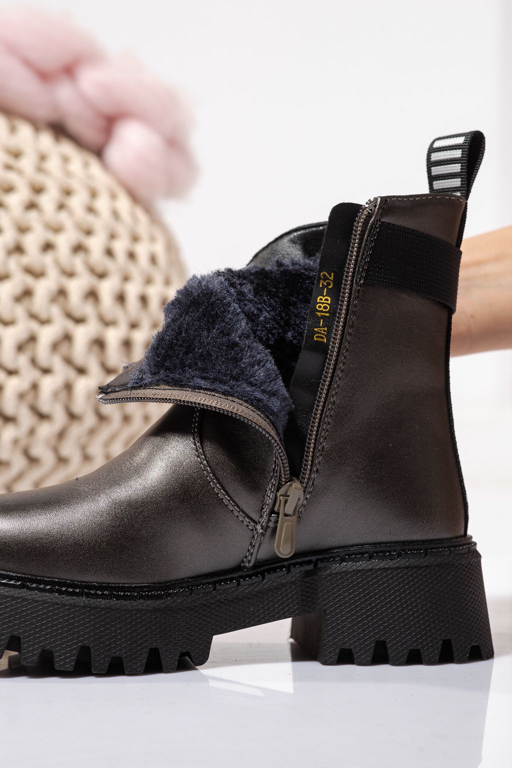 Боти за момичета подплатени с пух сиви от еко кожа Talia #23107