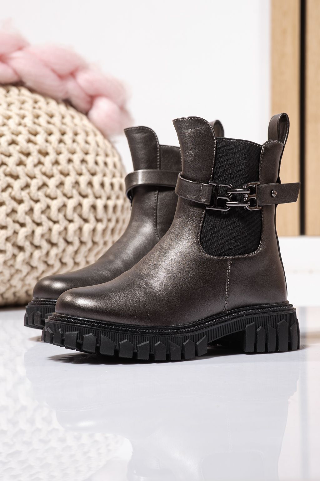 Боти за момичета подплатени с пух сиви от еко кожа Sara #23105