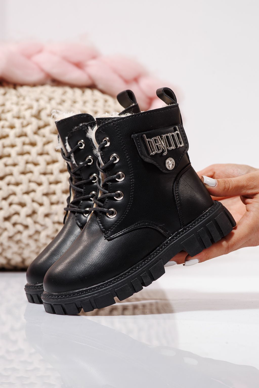 Боти за момичета подплатени с пух черни от еко кожа Milena  #23150