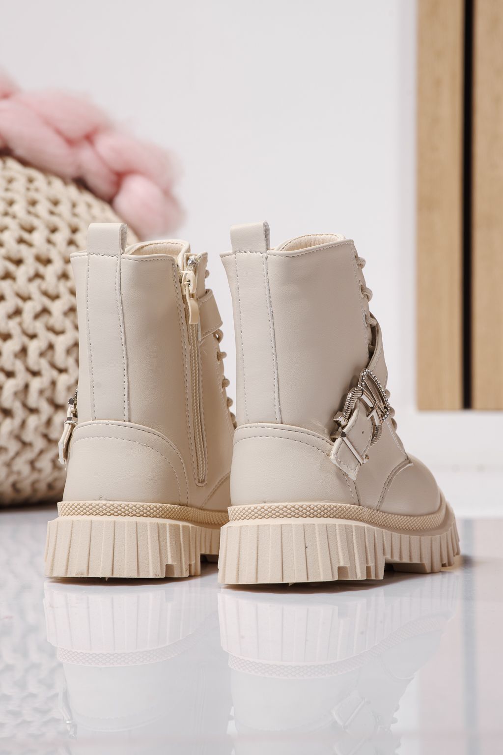 Боти за момичета подплатени с пух бежови от еко кожа Edith #23123