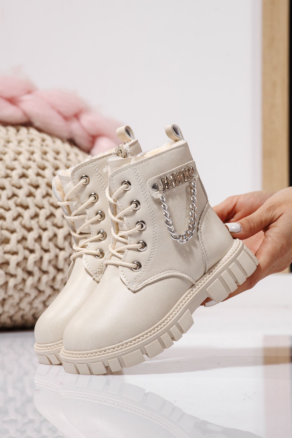 Боти за момичета подплатени с пух бежови от еко кожа Xenia #23148